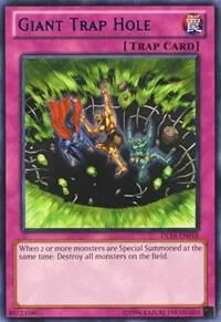 Giant Trap Hole Blue DL16-EN018 Yu-Gi-Oh card from Duelist League Promo
