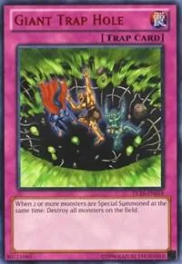 Giant Trap Hole Red DL16-EN018 Yu-Gi-Oh card from Duelist League Promo